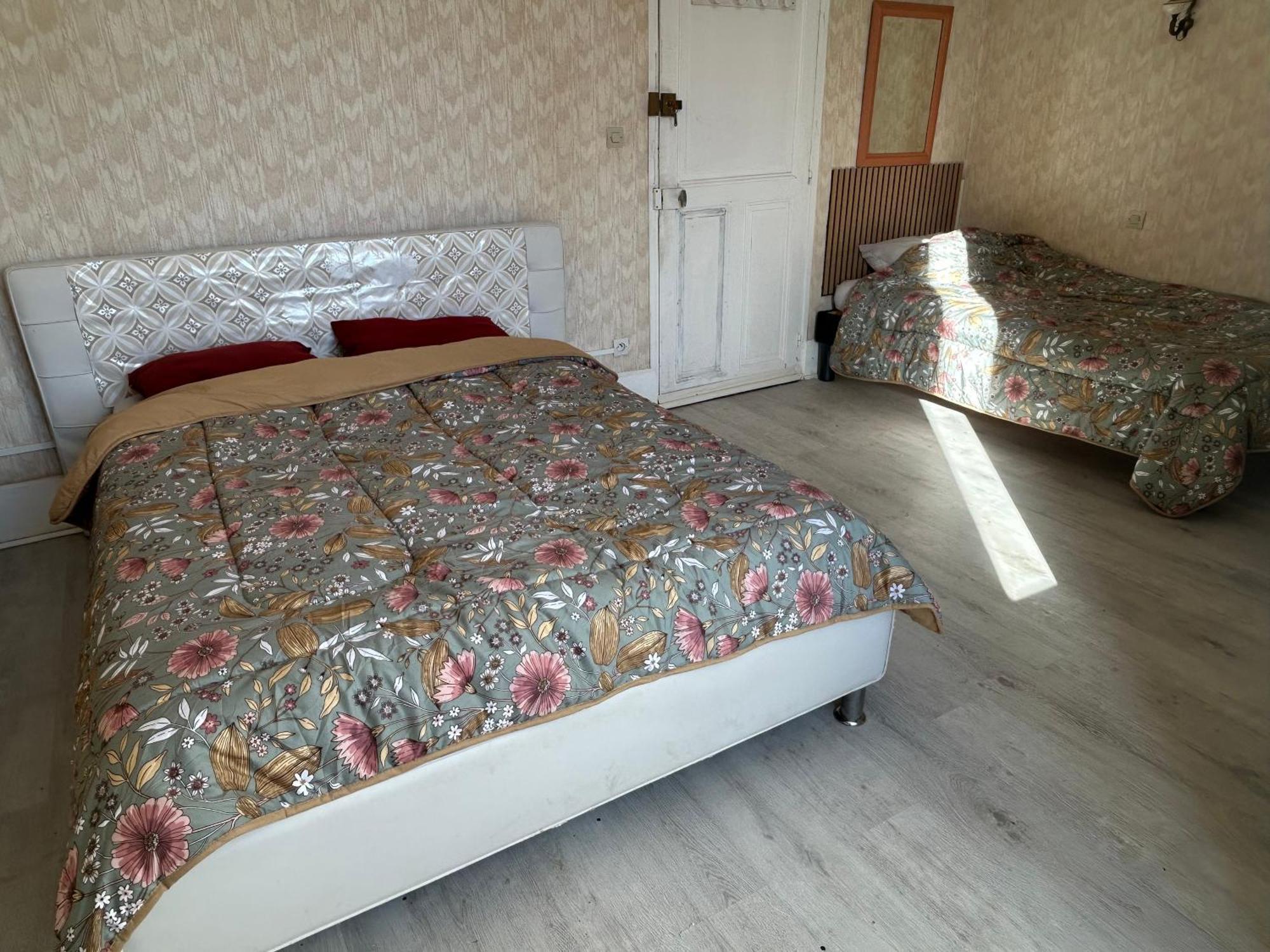Chambre 3 Montceau-les-Mines Esterno foto